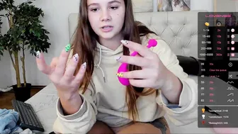 omekalee cute doll gives her pussy a dildo