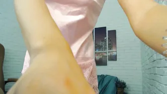 evacoy gorgeous queen jerking pussy on the street