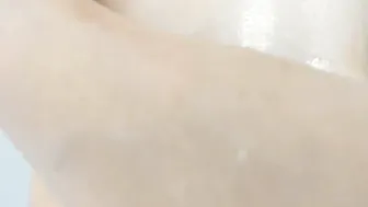 Marie_x incendiary babe dabbles with a vibrator