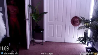 oliviaowens spicy bitch jerks off pussy