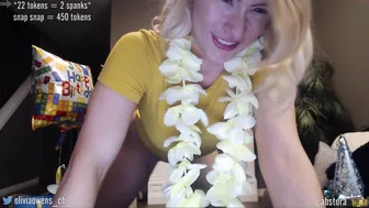 oliviaowens in black stockings jerks off