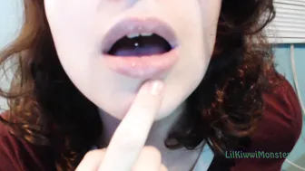 LilKiwwiMonster blissful babe gently pulls pussy