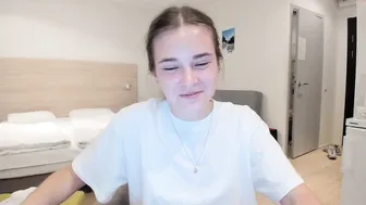 alisonlilbaby hot babe jerks off her shaved cunt