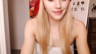 MissAlice_94 gorgeous passion takes a shower