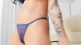 Indiansweety naughty  girl  fucks pussy
