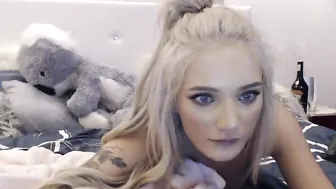 TheRosette bitch in stockings gets squirt