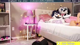 heatherbby9 sexy babe dancing striptease