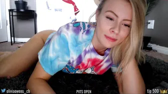 oliviaowens mature hottie caresses shaved cunt