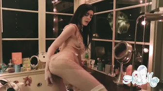 Ashe Maree naughty blonde seduces with big tits