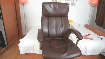 ady_w_o_w busty wench pulls pussy