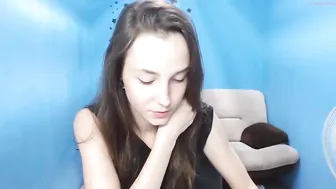 petitalya The naughty bitch jerks off with sex toys