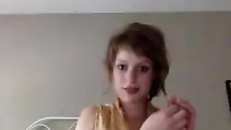 ediesharp caresses her ass