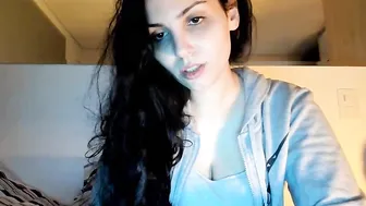 yasmin_hot Hot girl takes a bath