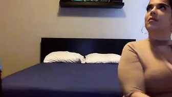 bigphatmonkeynutz Beautiful passion jumps on a dildo