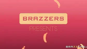 Maya Bijou, Vienna Bla Beautiful bitch shows off gorgeous breasts