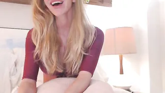 NikiSkyler naughty housewives jerking their pussies