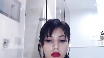 mariewana desired chick caresses juicy holes