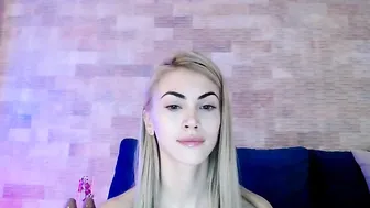 VivianisHere leggy teen fucking pussy