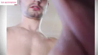 roza_roza spectacular slut strokes her clit