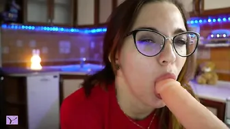 Foxy-Slut busty bitch jerking her pussy with phallus
