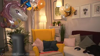 lovely_tammy_ black-haired beauty inimitably caresses herself