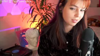 psychedelicariaa naughty bitch gently jerks her pussy