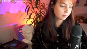 psychedelicariaa naughty bitch gently jerks her pussy