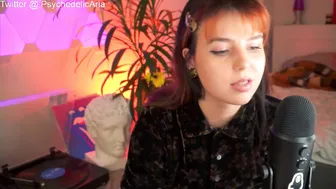 psychedelicariaa naughty bitch gently jerks her pussy