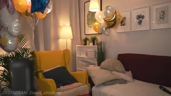 lovely_tammy_ shows her pussy on the chair