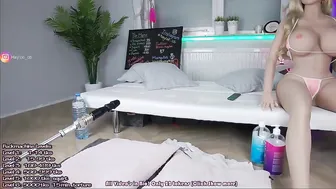 hayleex sexy chick gets cum on face