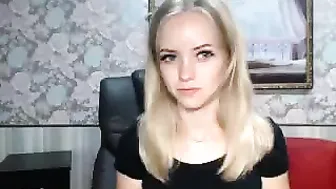 rosemaryhuge wonderful bitch jerking on webcam