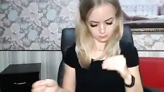 rosemaryhuge wonderful bitch jerking on webcam