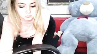 rosemaryhuge confused pulls both holes