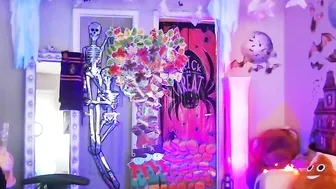 ohhairylarry delightful bitch exposes sexy body