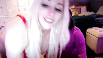 xo_morgan whore chick caresses shaved cunt