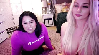 xo_morgan whore chick caresses shaved cunt