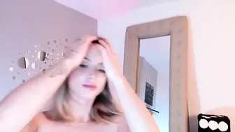 kimtylor_ chick in stockings fucks herself with a phallus