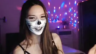 eggytiff pretty lady undresses in the kitchen