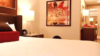 carmen beauty pulls the clitoris with a vibrator