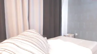 mikki_g fucks hairy cunt