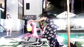 sugarbb_ black-haired beauty pulls sex lips