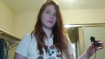 ivysrevenge cute brown hair is played with pussy