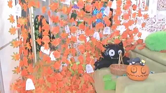 dyanamite thin bitch cums after handjob