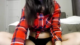 captfran busty slut gently wrestles pussy