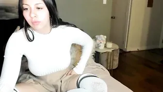 victoria_ blissful female exposes boobs