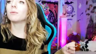 ohhairylarry babe moans sweetly