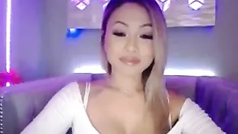 sincityvee luxurious blonde passionately pulls pussy