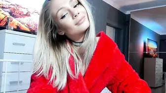 yveline sex show