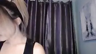 sincityvee luxurious slut masturbates shaved pussy