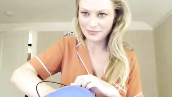 jessperation babe with a huge ass jerks off both holes
